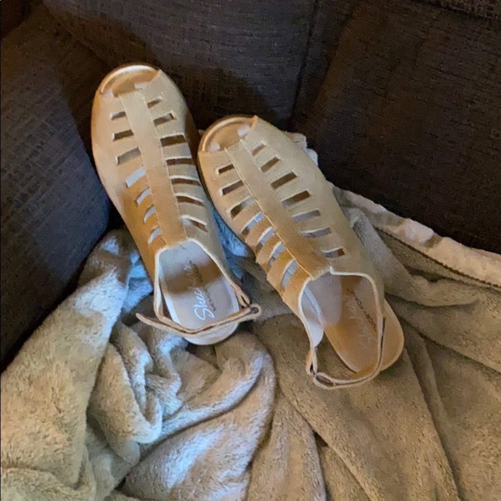 Skechers Parallel Trapezoid suede wedge sandals